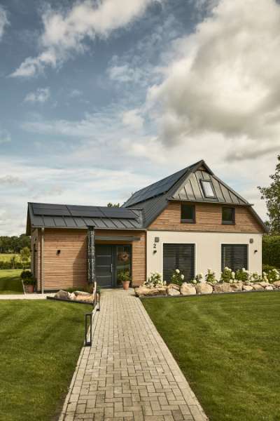 Charming combination of wood and steel profiles, Im Ziek 1, 27374 Visselhövede, Germany